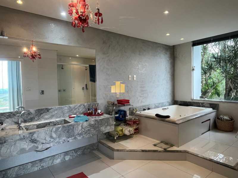 Imperdível - Casa de Alto Luxo à venda, cotendo 4 Suítes com closet, área gourmet e piscina no Novo Horizonte - TFCA40002