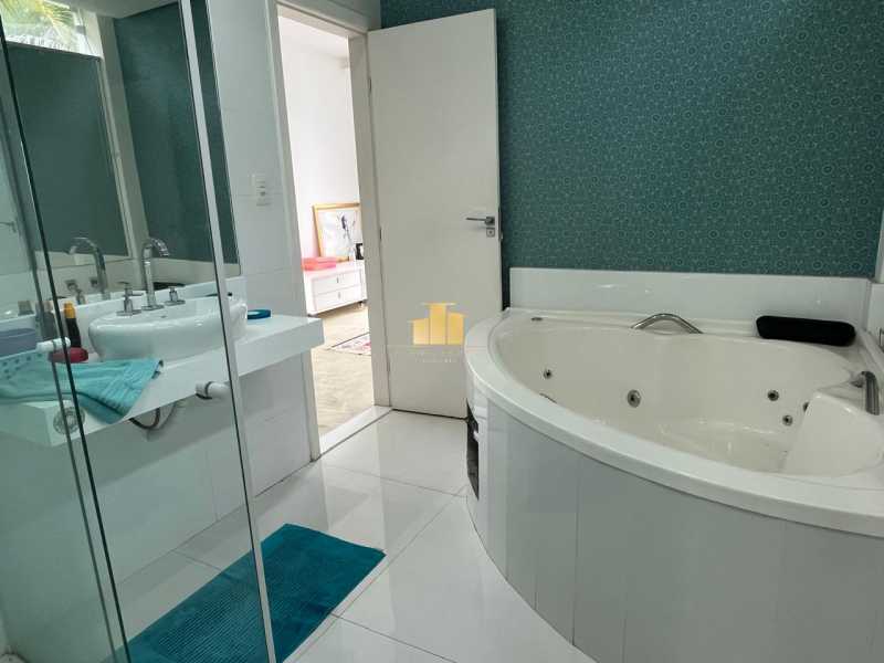 Imperdível - Casa de Alto Luxo à venda, cotendo 4 Suítes com closet, área gourmet e piscina no Novo Horizonte - TFCA40002