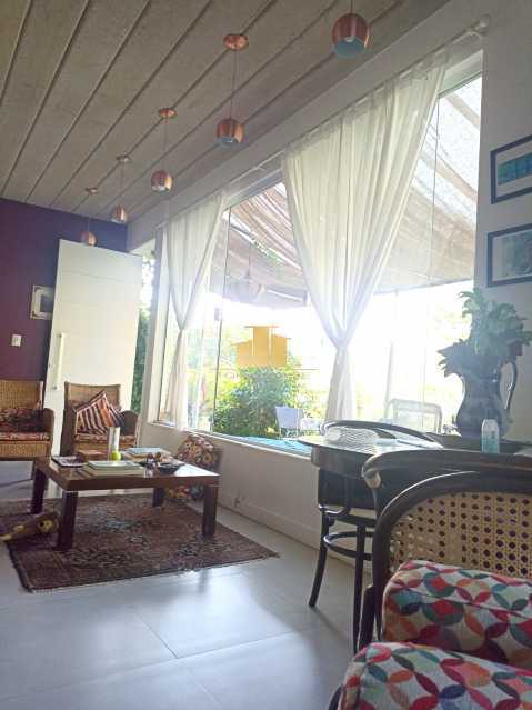 Imperdível - Casa Mobiliada à Venda no Bairro Floresta - TFCA40005