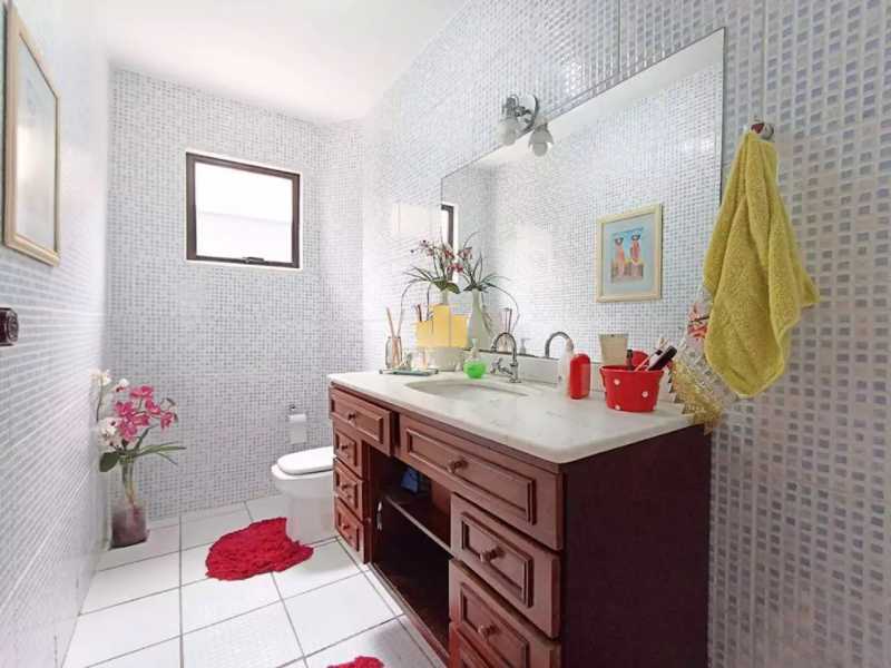 Imperdível - Casa Duplex à Venda no Condomínio São Lucas - TFCN50002