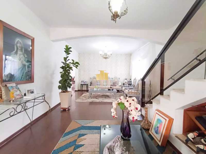 Imperdível - Casa Duplex à Venda no Condomínio São Lucas - TFCN50002