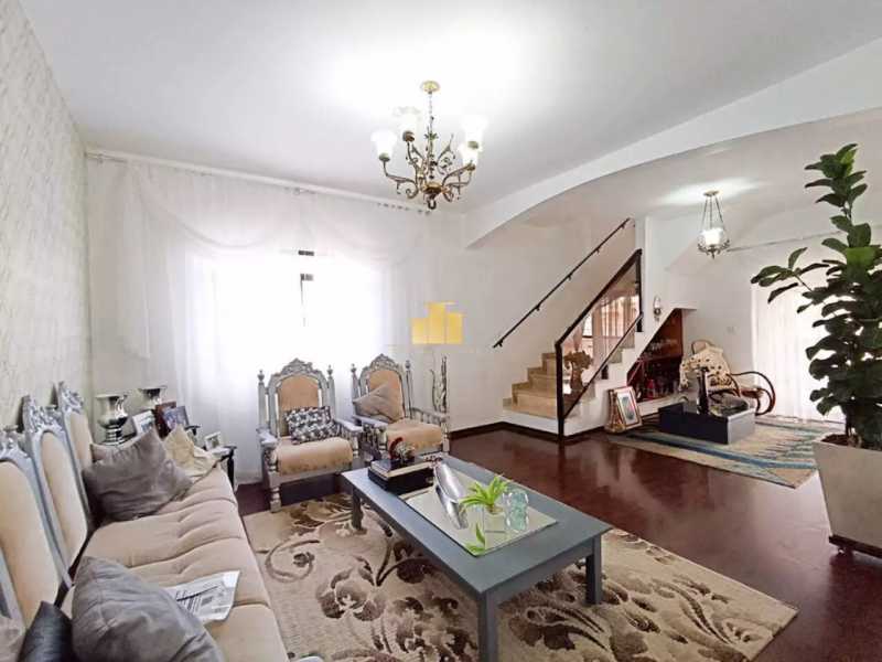 Imperdível - Casa Duplex à Venda no Condomínio São Lucas - TFCN50002