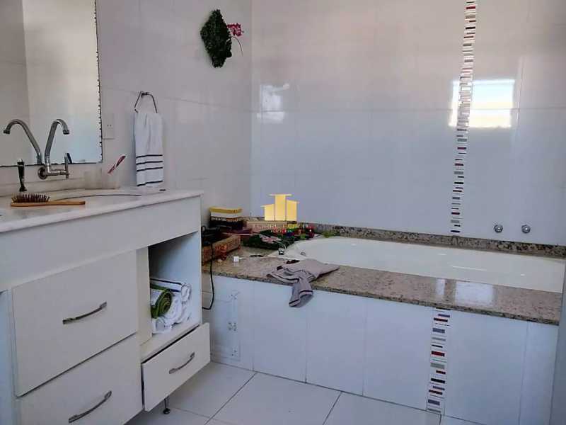 Imperdível - Casa Duplex à Venda no Condomínio São Lucas - TFCN50002