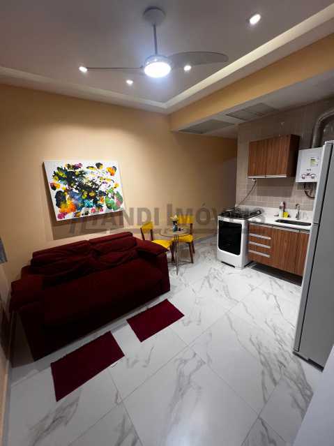 Conheça 01 do imóvel - Apartamento 1 quarto à venda Copacabana, Rio de Janeiro - R$ 650.000 - HLAP10349 - 1 01 - 1
