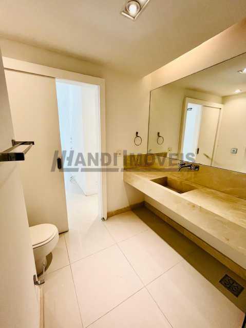 Conheça WhatsApp Image 2025-10-23 at 1 do imóvel - Apartamento 2 quartos à venda Copacabana, Rio de Janeiro - R$ 1.400.000 - HLAP20472 - 8 WhatsApp Image 2025-10-23 at 1 - 8