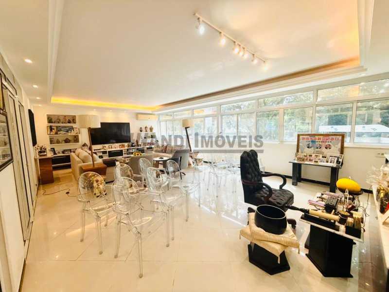 WhatsApp Image 2025-10-08 at 1 - 5