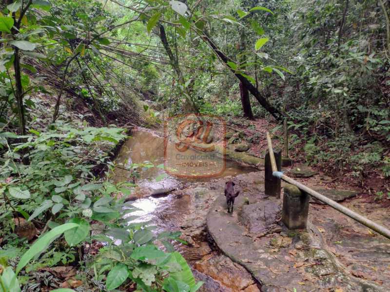 01eaff74-77eb-4086-81f5-320473 - 28