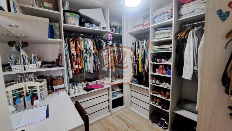 Closet - 14