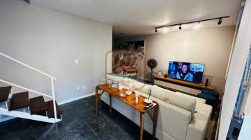 Ótima localização - Casa triplex geminada, condomínio centro da Taquara - CS3291