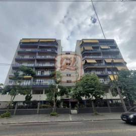 Apart. Arejado - Amplo apartamento sala varanda 03 quartos vazio com dependência completa vaga de garagem - AP3090