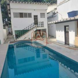 Ótima localização - Tanque casa linar serve comercio residência e com fácil acesso - cs3603