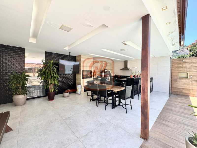 WhatsApp Image 2025-12-01 at 1 - 8