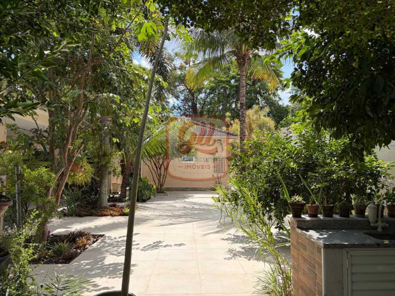 697d7db8-5d28-4835-8394-f89dc4 - 8