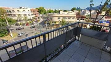 Ótima localização - Apartamento, 02 quartos, vazio, 01 vaga, dependência de empregada completa. - AP3233