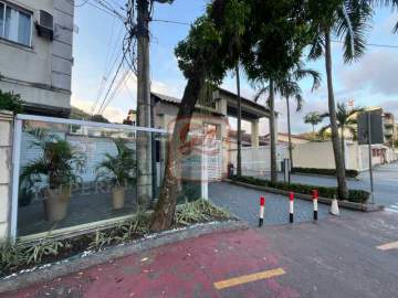 Janelas Amplas - Ótima localização farta condução - AP3242
