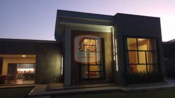 EXCELENTE CASA LINEAR MODERNÍSSIMA, TERRENO PLANO COM 1.700 METROS - CS3690