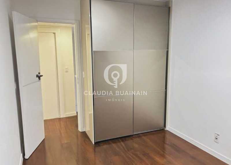 DB2A9949-E084-40ED-8C60-4711AD - 6