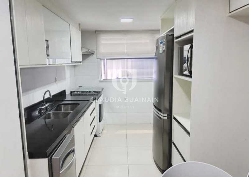 71C40858-B950-43C5-8D98-7B0B15 - 10