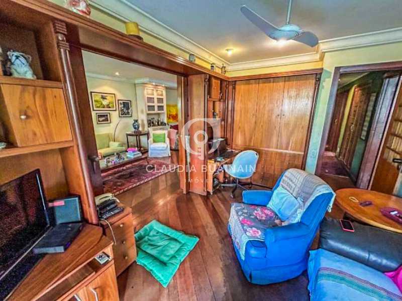 D8BE0B32-3C7C-4BED-BA87-063581 - 9