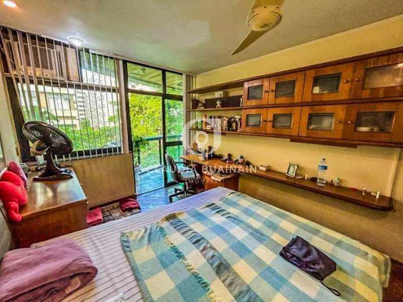 F7728CBD-4CC2-4144-B934-821F3B - 15