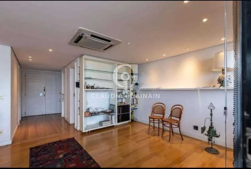 72276C27-C684-4CF0-BD53-F875D7 - 9