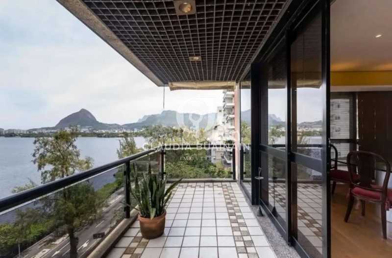 90E81DA4-9016-45D1-8D6A-8213EF - 12