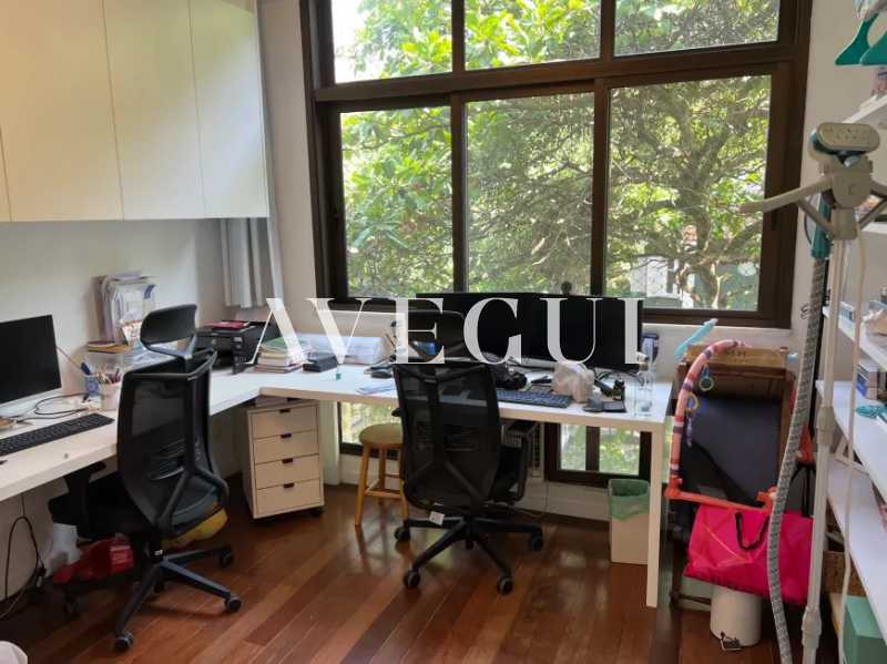 a5de8d95b52417c71d27483bbaba96 - 23