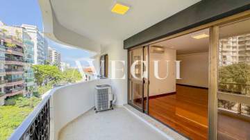 Ótima localização - Apartamento Reformado na Lagoa RJ 150m² | 3 Quartos, Suíte, Vista para a Lagoa e 2 Vagas - AIAP30455