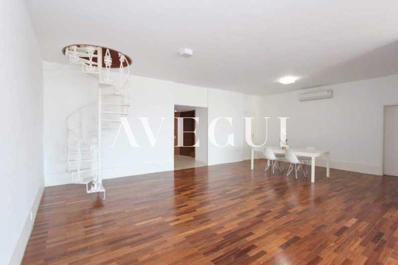 WhatsApp Image 2025-11-05 at 1 - 8