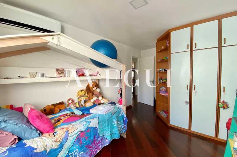 original895160176-699.75388842 - 21