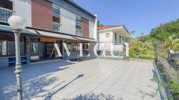Imperdível - Mansão à Venda no Jardim Botânico com 556m², Piscina, Sauna, 4 Quartos, 3 Suítes e 2 Vagas - AICA40013
