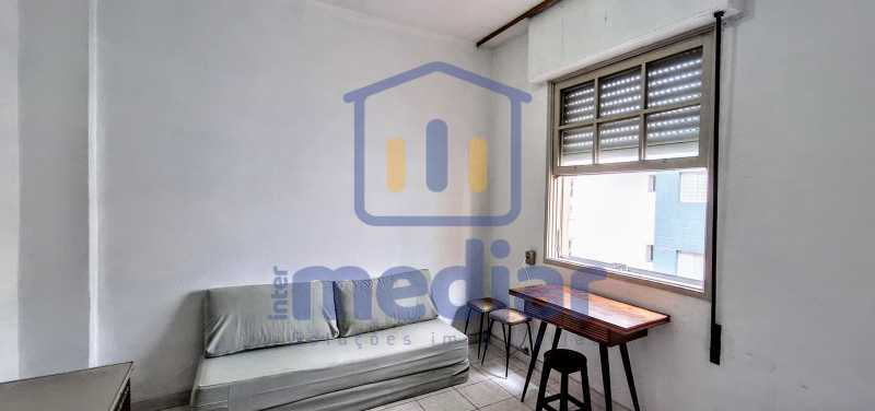 Quarto com 2 sofás cama - 8