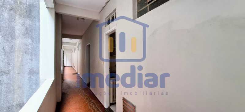 Corredor de acesso ao apto - 15