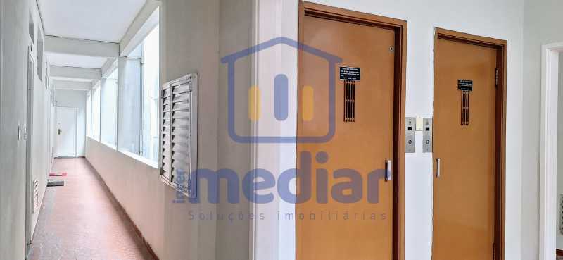 Elevadores sociais - 3