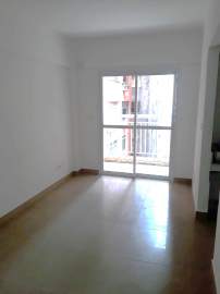 Ótima localização - Apto. 2 Dorm; Sala com Varanda, há uma quadra da praia - MNAP20060
