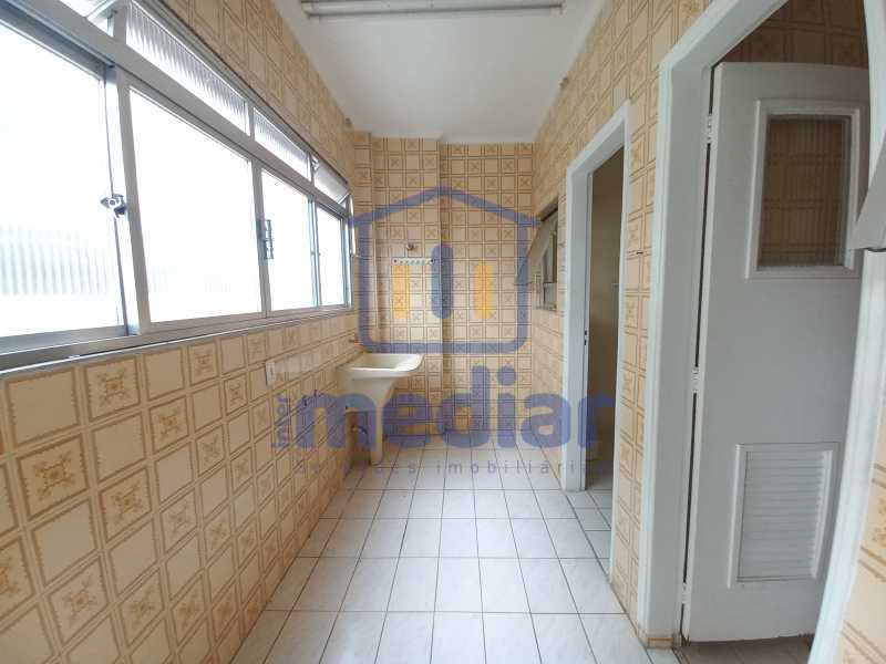 Área de Serviço - 14