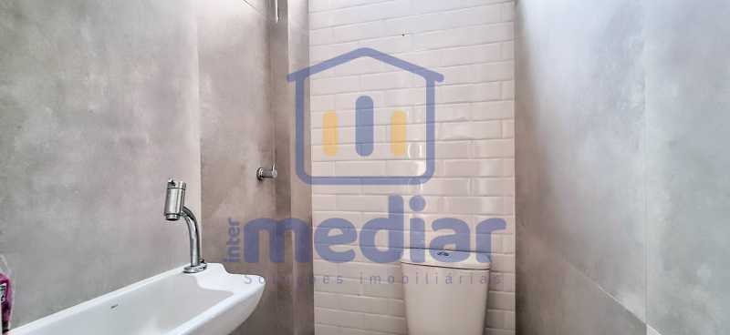 Banheiro de serviço - 24
