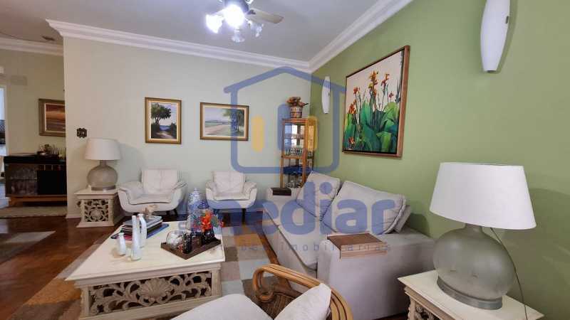 SALA 4 - 4