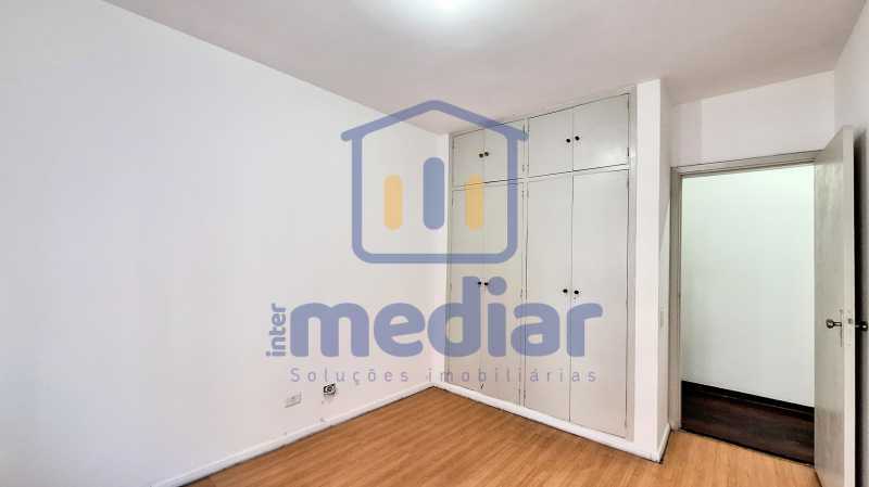 Quarto 1 com armários - 6