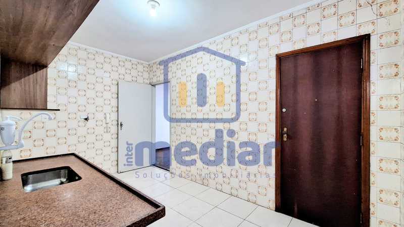 Cozinha com entrada de serviç - 17