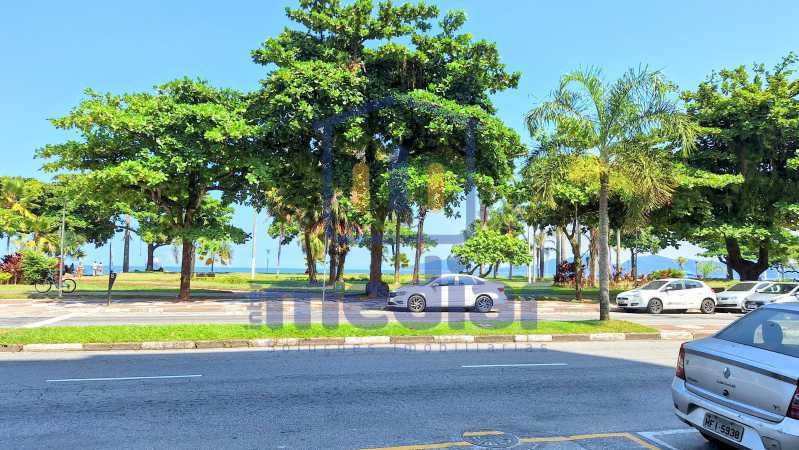 Vista da avenida e da praia - 6
