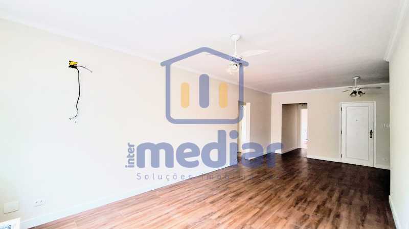 Sala Ampla - 3