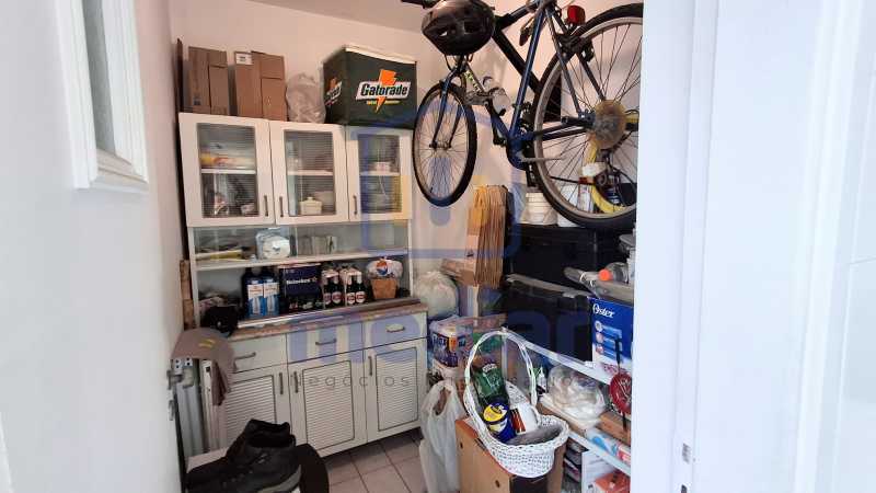 Dependencia de Empregada - 7