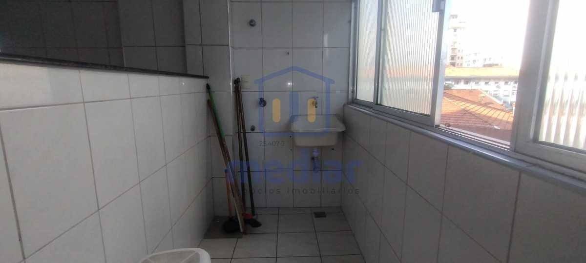 ÁREA DE SERVIÇO - 16