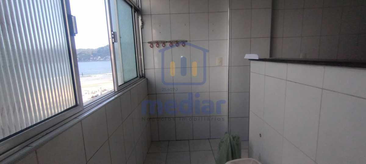 ÁREA DE SERVIÇO - 19