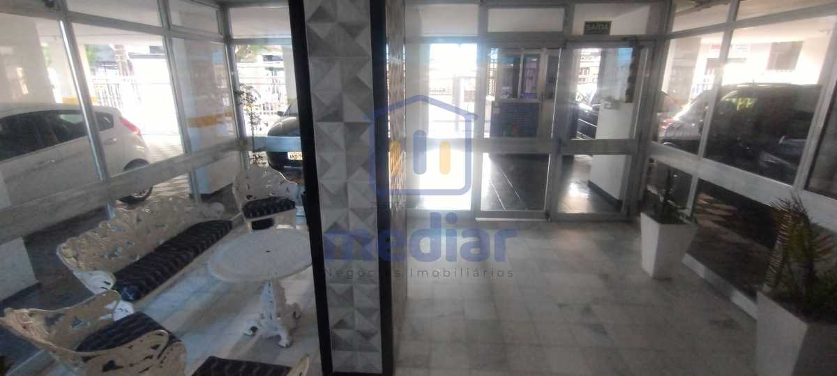 ENTRADA DO PRÉDIO - 21