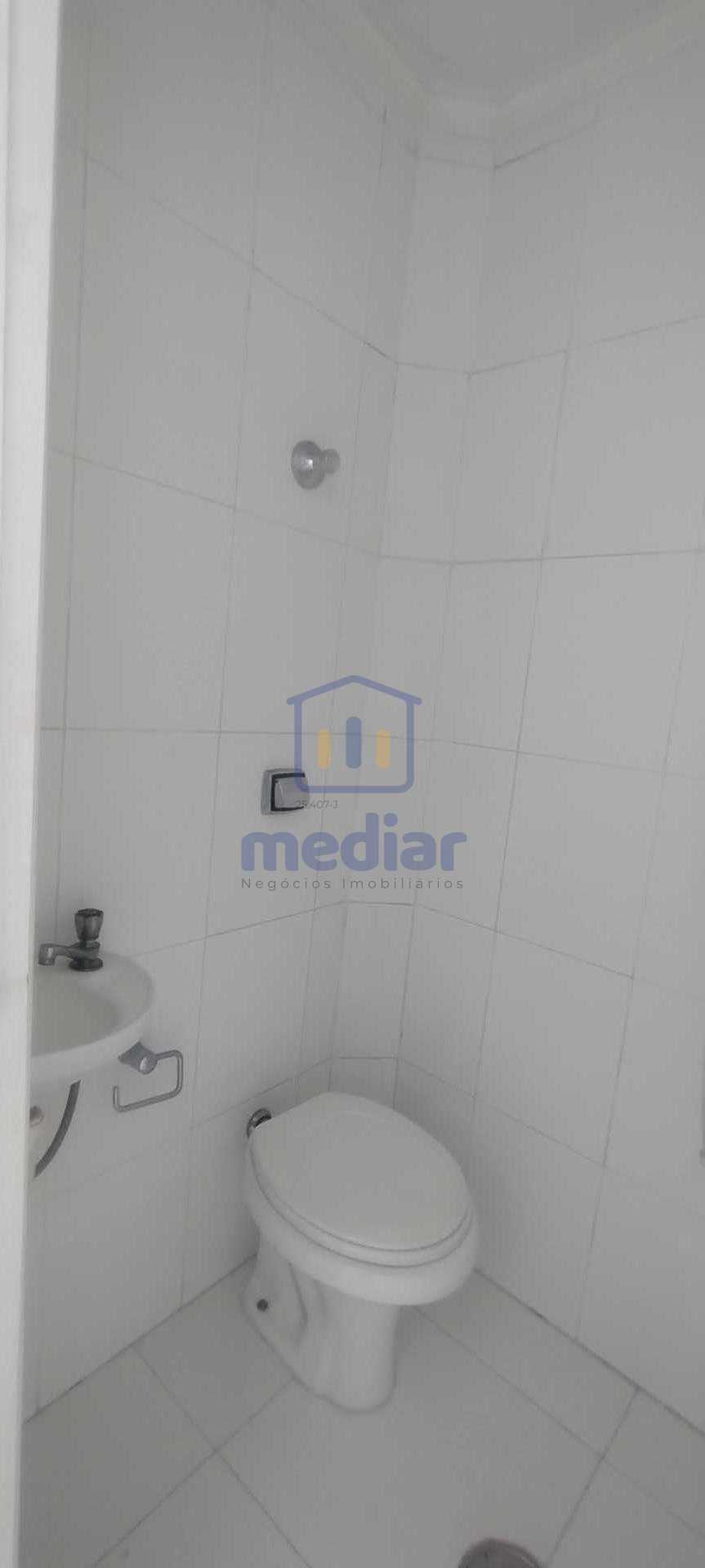 Banheiro de serviço - 12
