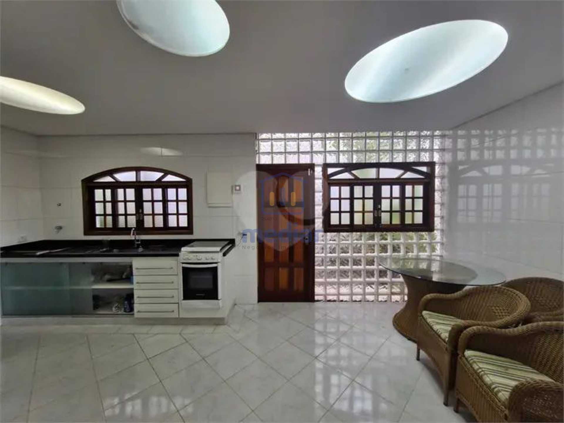 06c5563d-6c17-4d25-9549-a0be32 - 3