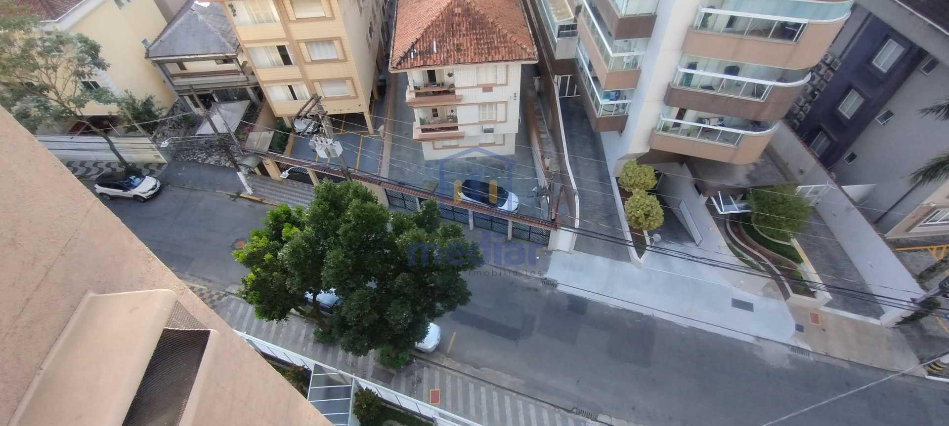 Vista da Frente do Prédio - 8