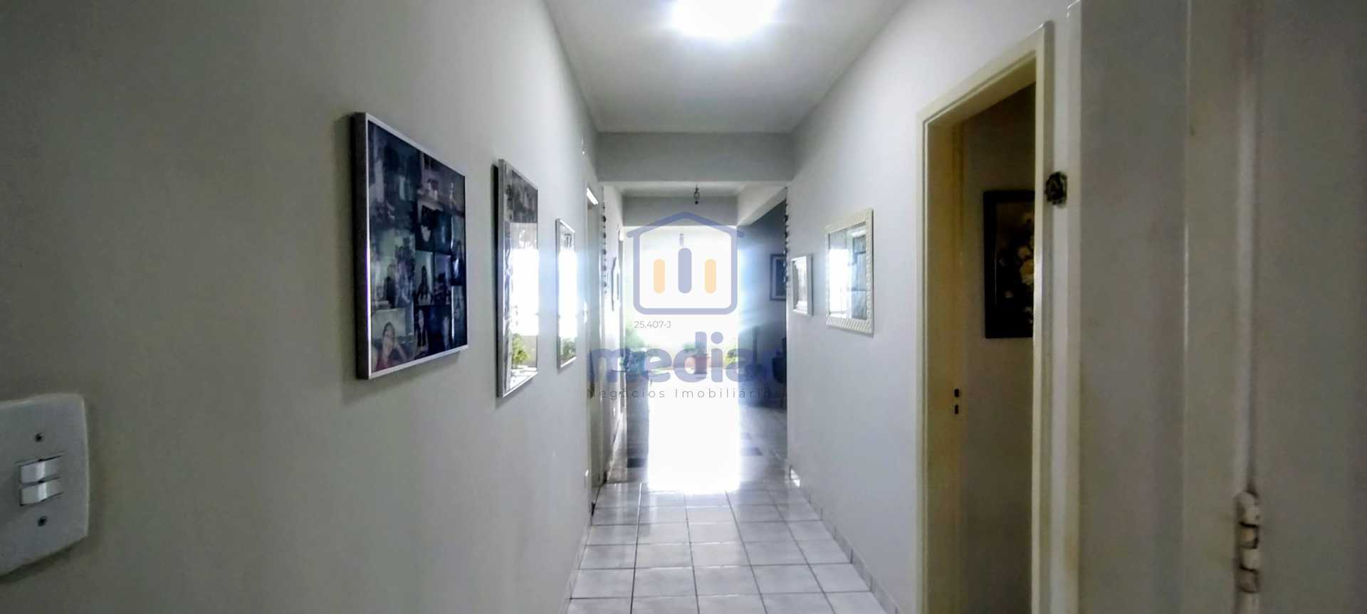 Corredor - 16